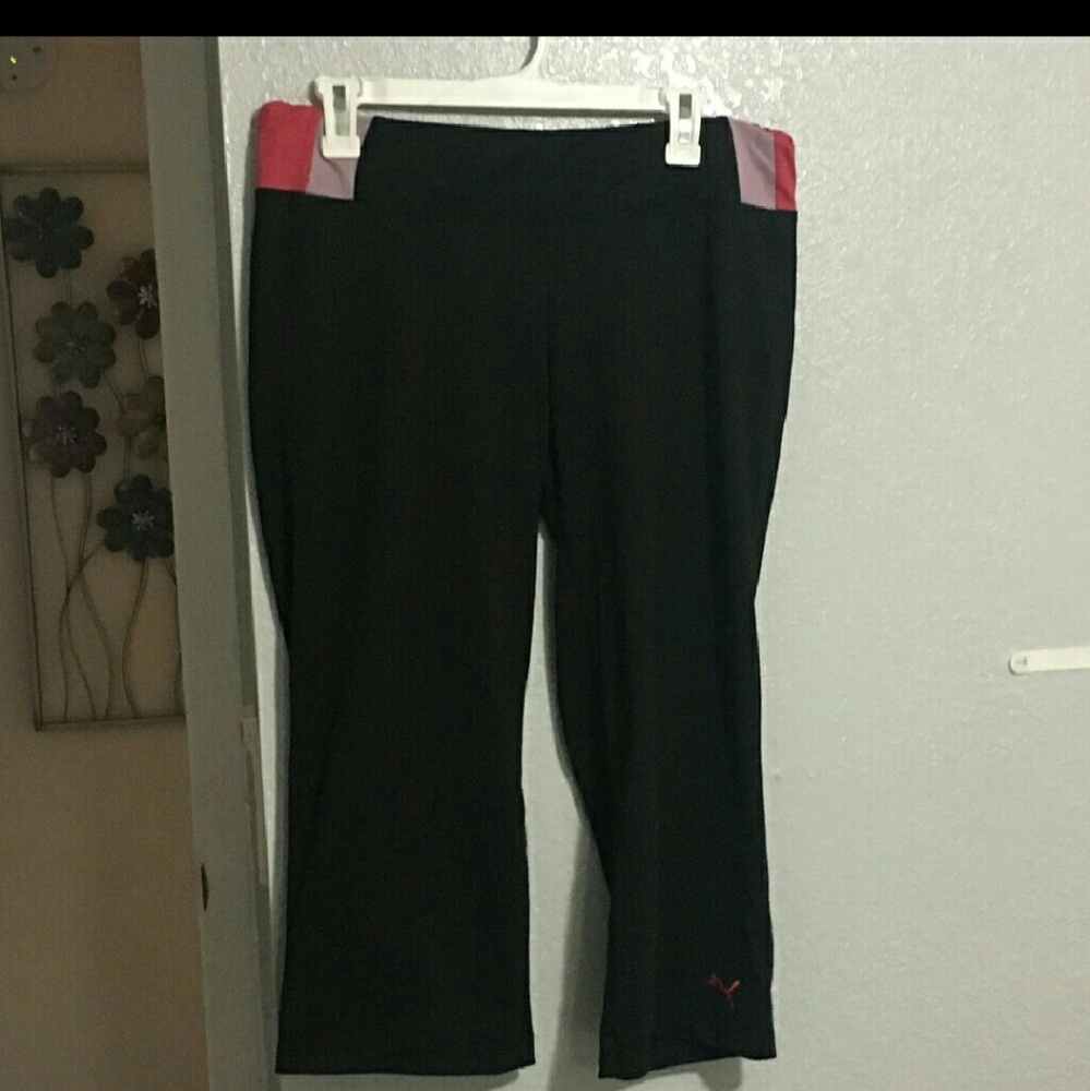 PUMA Size XL Pink and black capris
